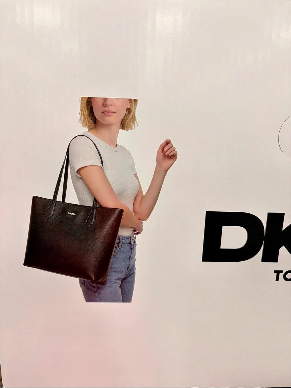 DKNY Bryant Medium Tote Bag in new with tag ( black or red ) new